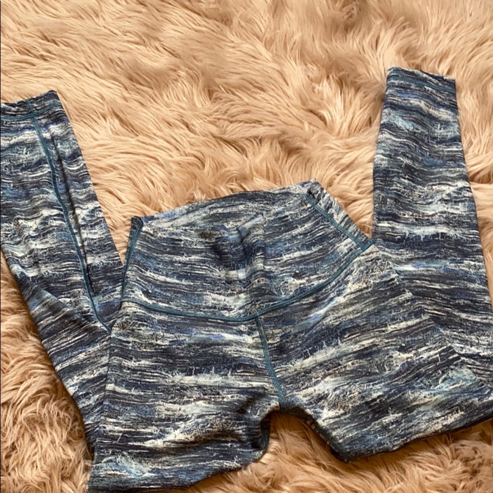 Lululemon leggings size 6